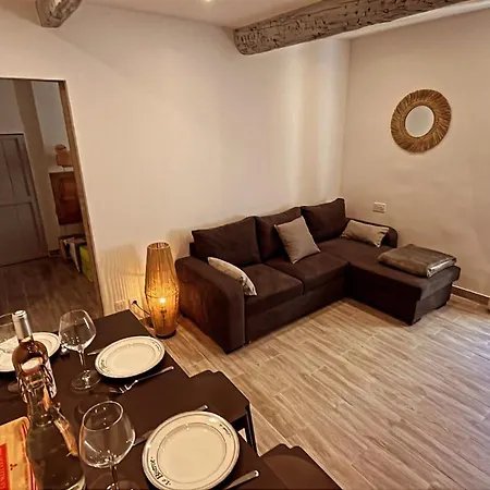 Appartement T2 Centre Village Cucuron Exterior photo